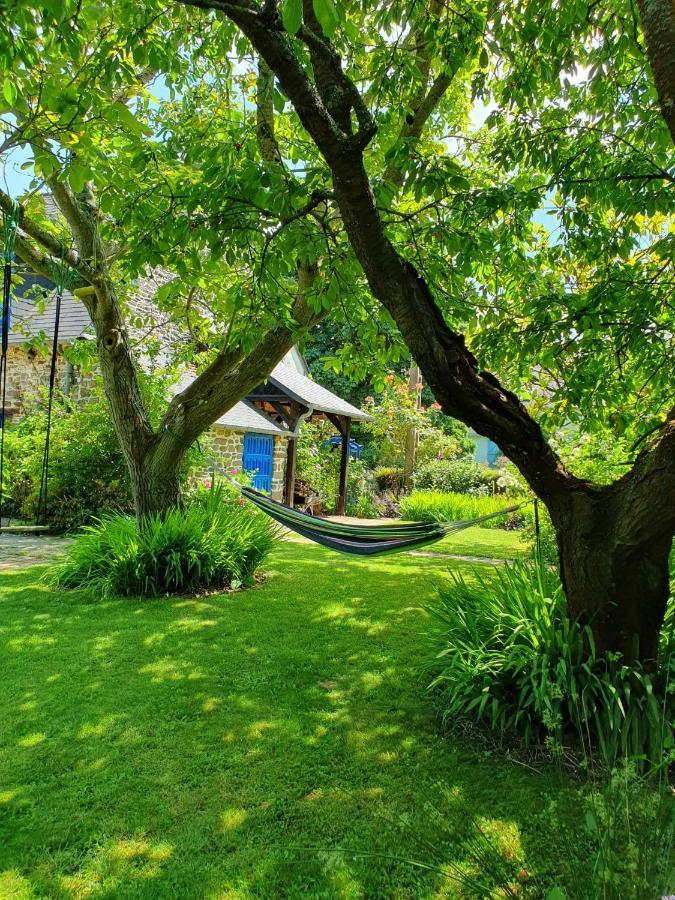 Maison En Pierre Dans Son Nid De Verdure Roz-Landrieux エクステリア 写真