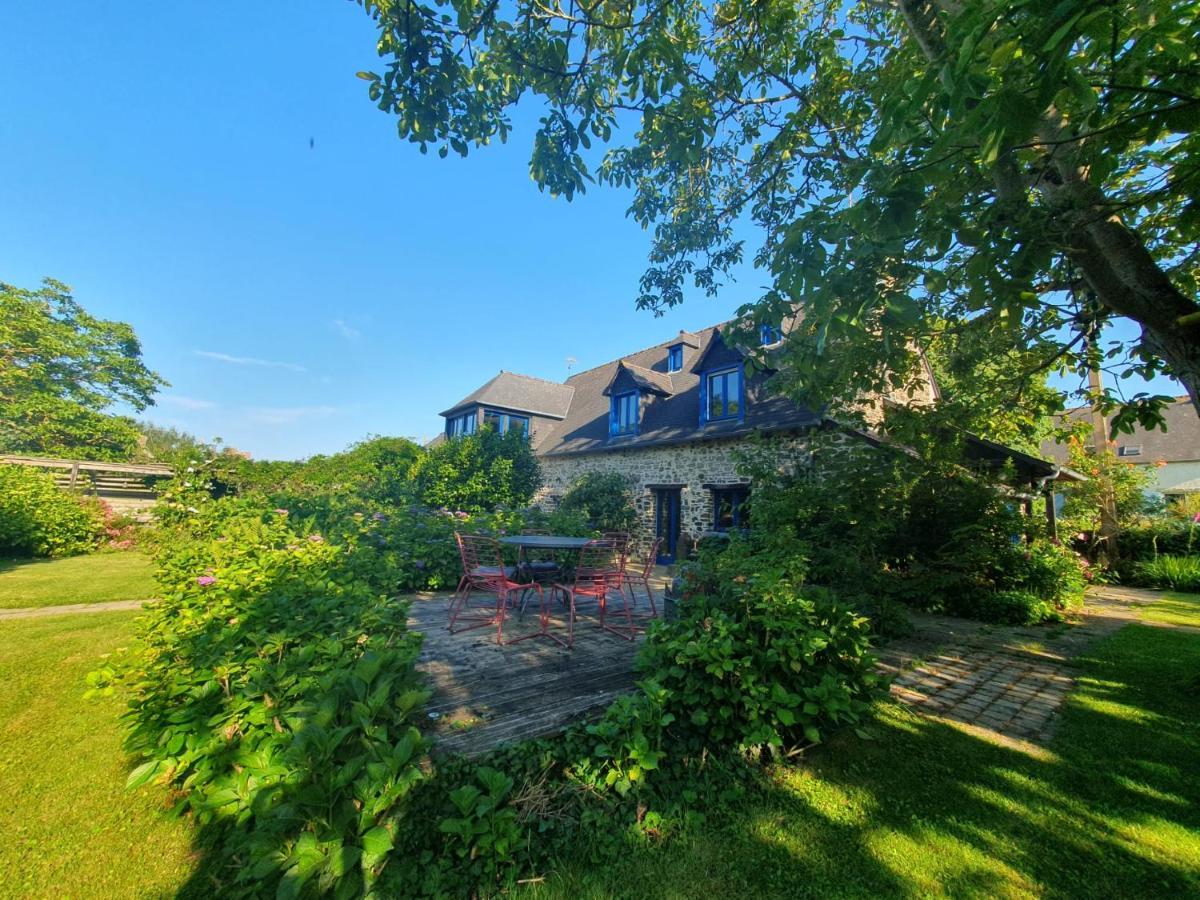 Maison En Pierre Dans Son Nid De Verdure Roz-Landrieux エクステリア 写真