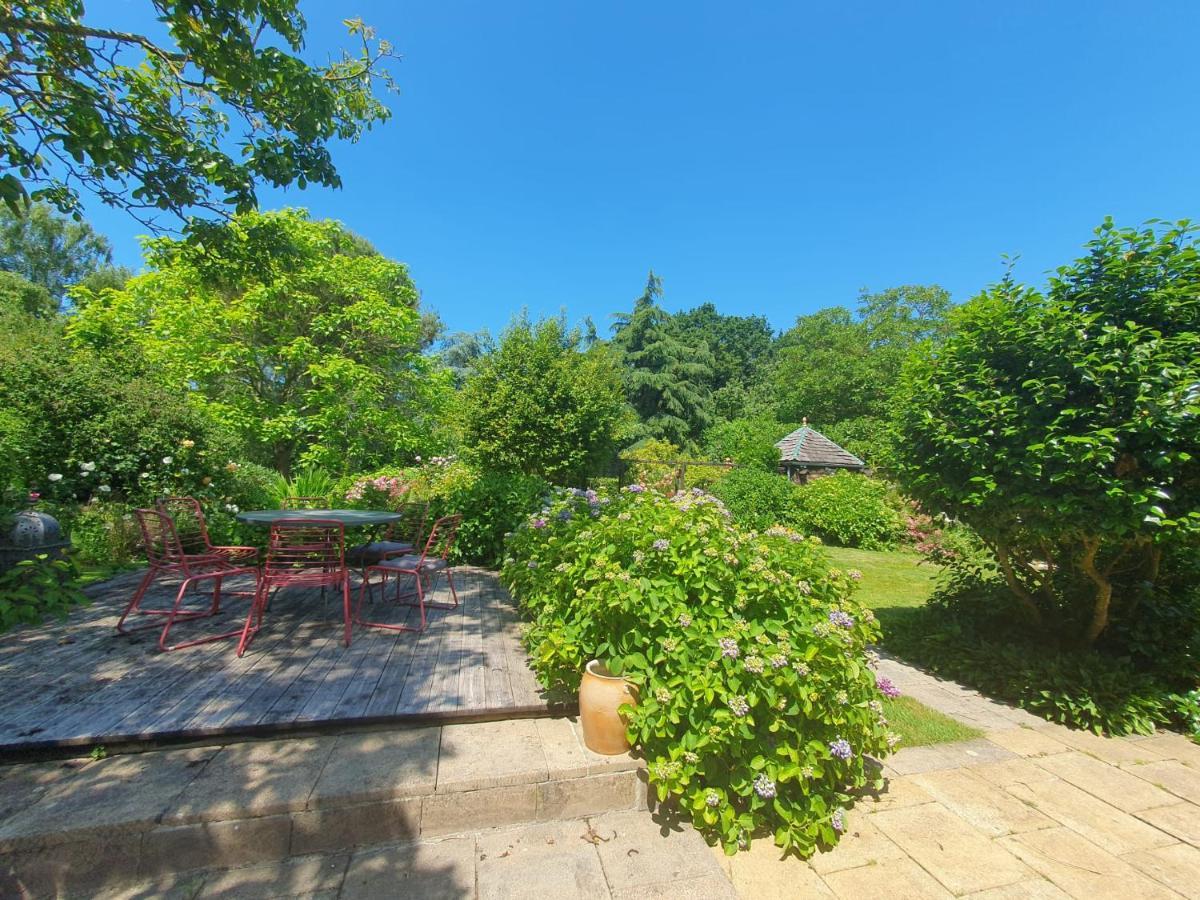 Maison En Pierre Dans Son Nid De Verdure Roz-Landrieux エクステリア 写真