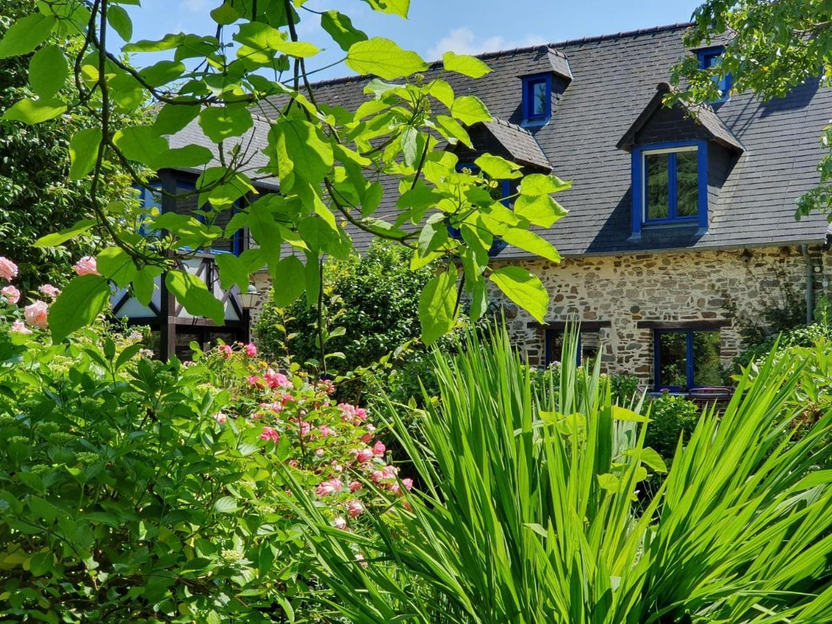 Maison En Pierre Dans Son Nid De Verdure Roz-Landrieux エクステリア 写真